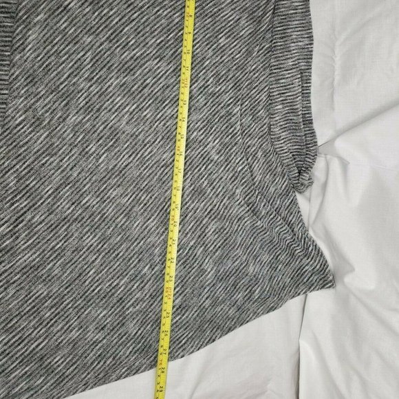 DB Established 1962 Long Sleeve Asymmetrical Top L - Picture 7 of 7